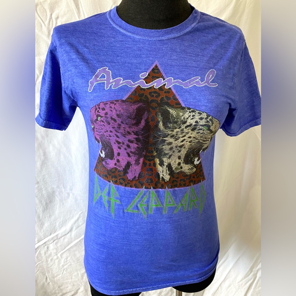 Def Leppard Animal Rock Band Crew Neck T-Shirt blue size small